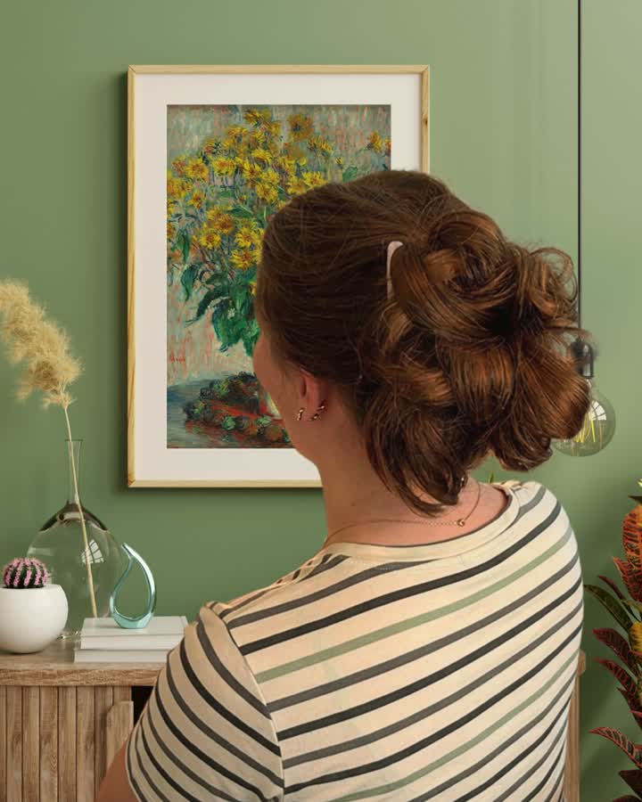 Halo Comb styled look: Dinner-out bun